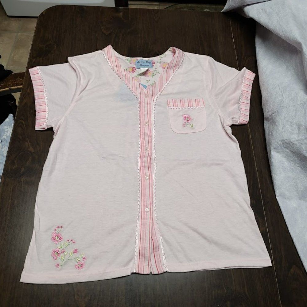 New Amanda Paige Pink Flowered Cropped Pajama Set Size women's L